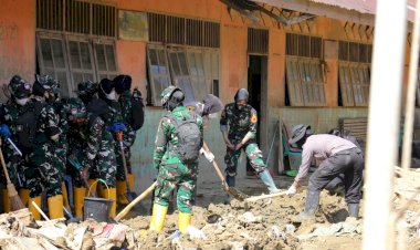 Bersihkan-SD-Negeri-4-Kuala-Simpang,-Taruna-Ingin-Siswa-Bisa-Segera-Bersekolah-Normal